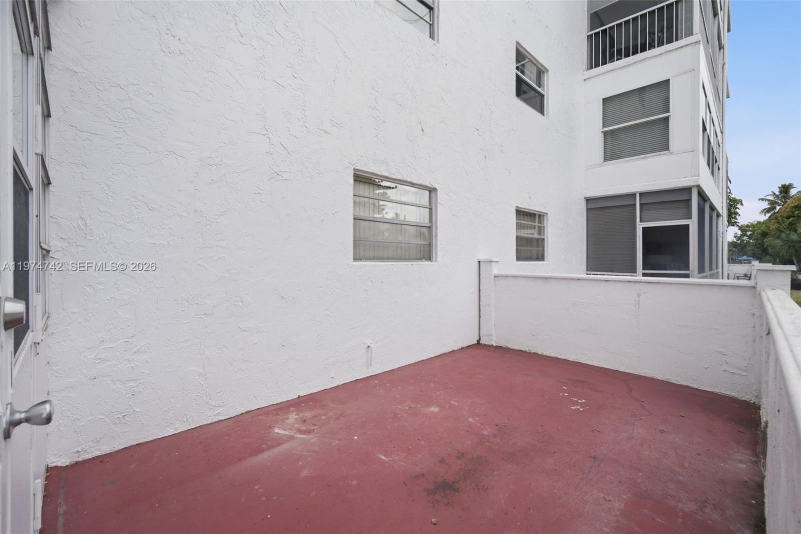 GARNET CONDO - Residential