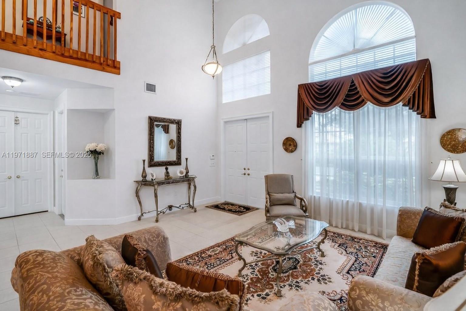 SUNSET LAKES - Residential