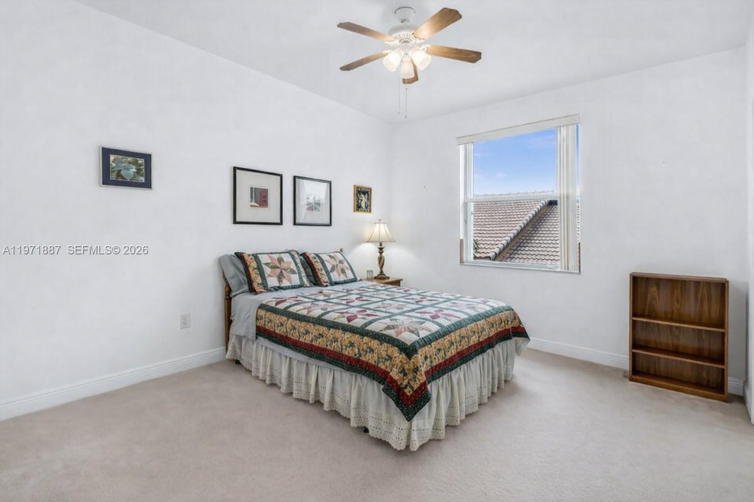 SUNSET LAKES - Residential