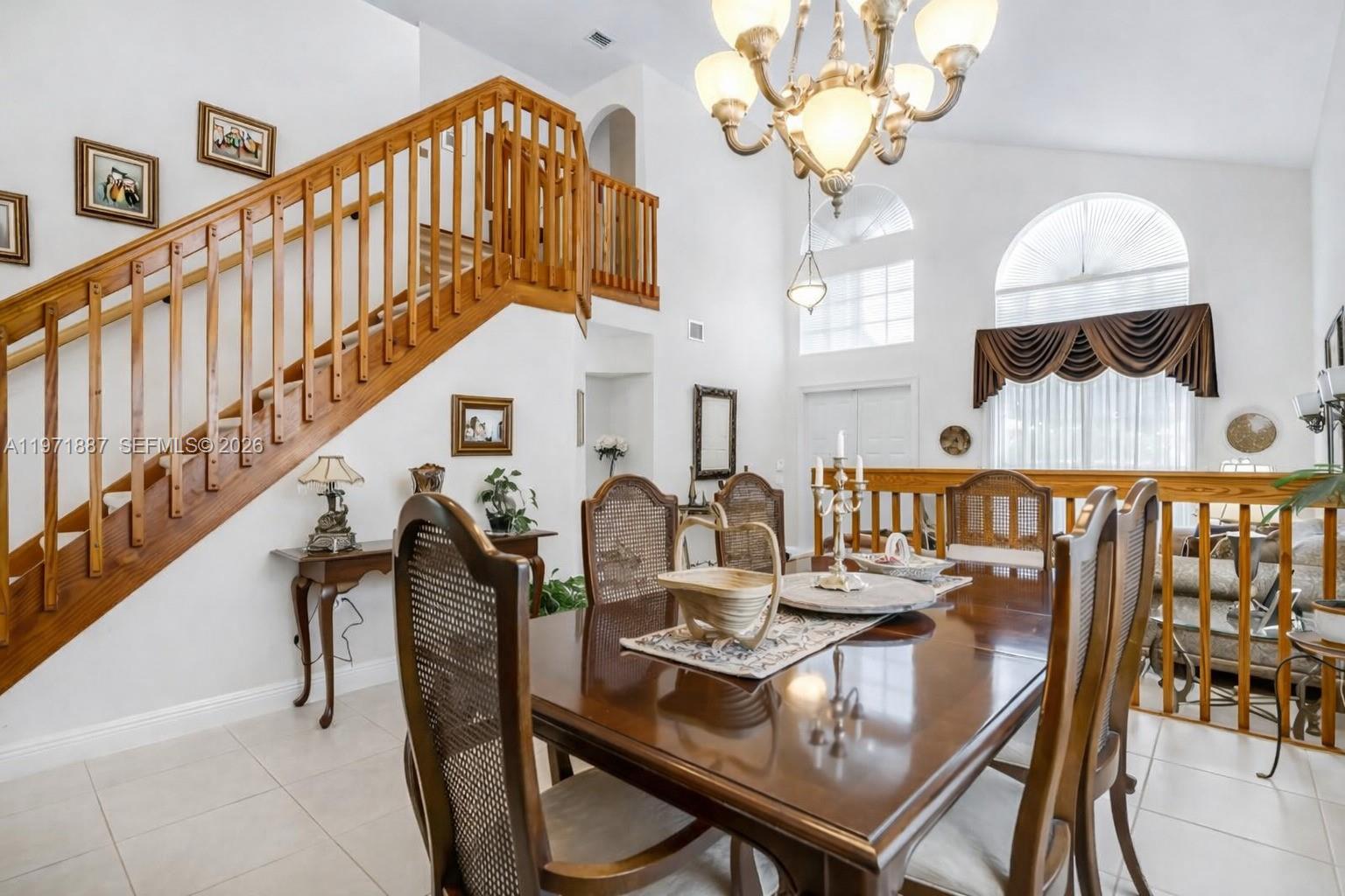 SUNSET LAKES - Residential