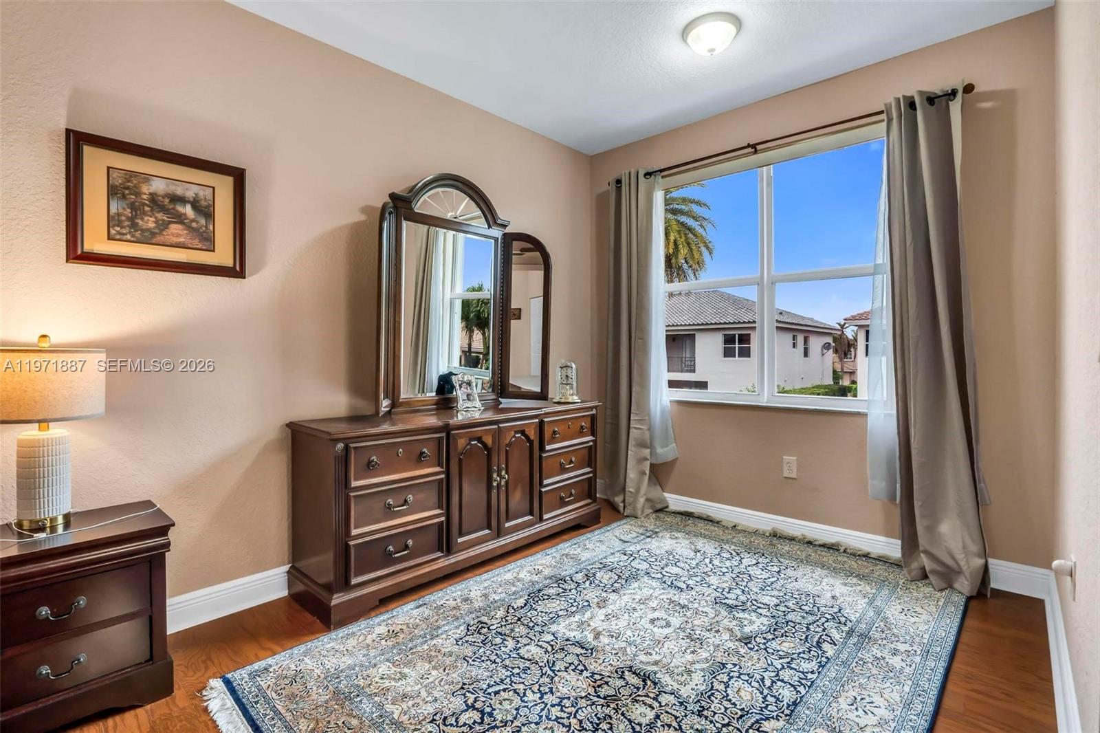 SUNSET LAKES - Residential