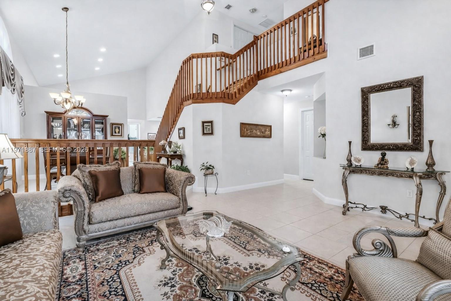 SUNSET LAKES - Residential