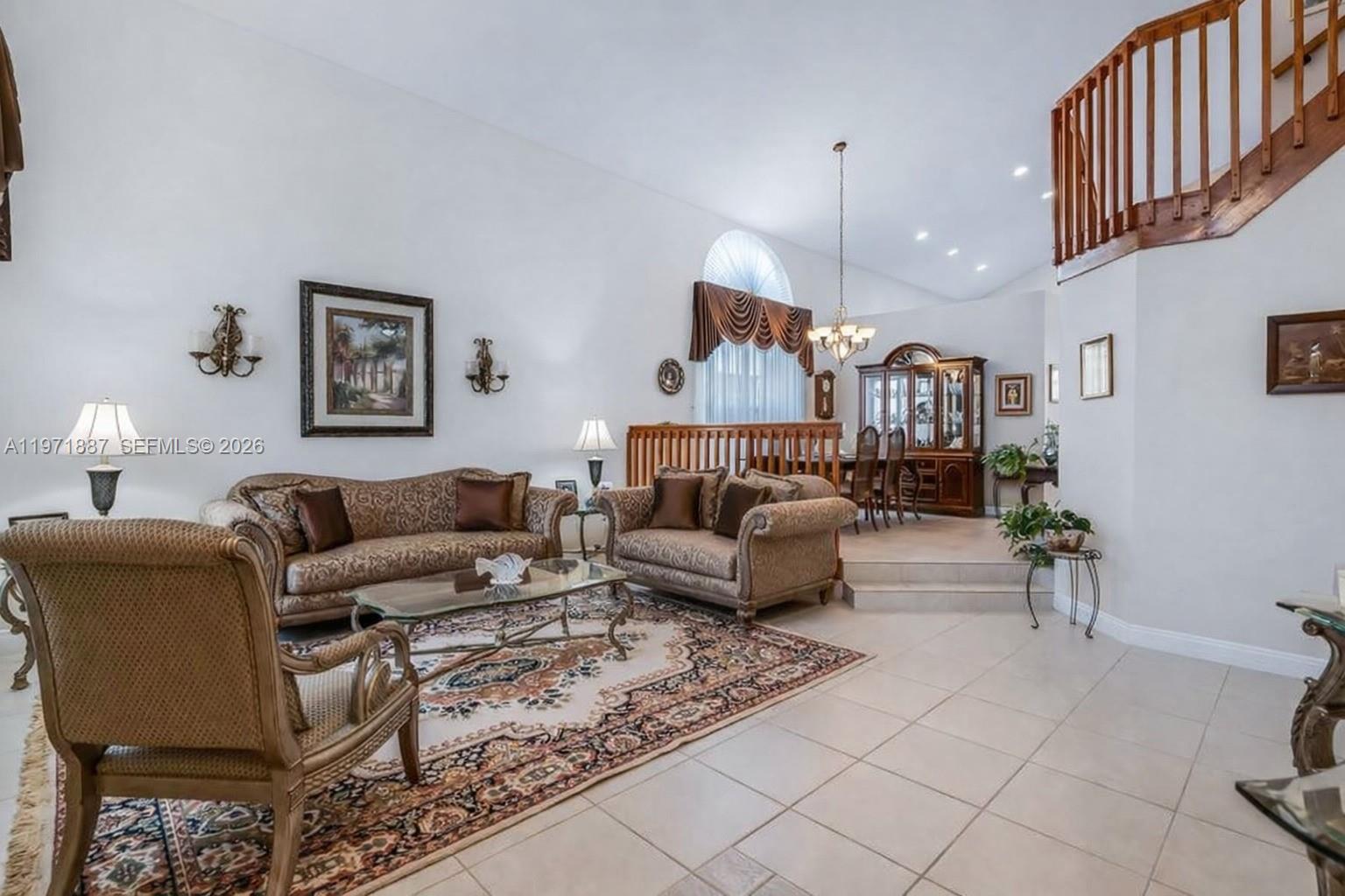 SUNSET LAKES - Residential