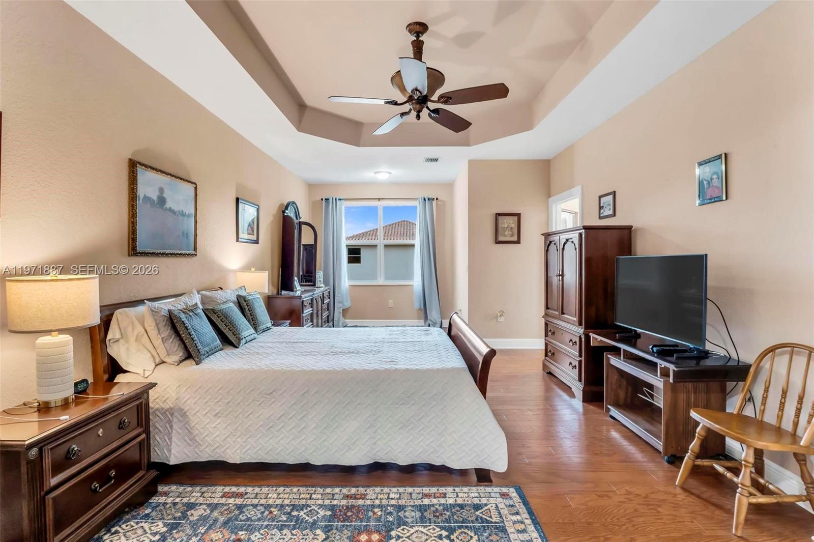 SUNSET LAKES - Residential