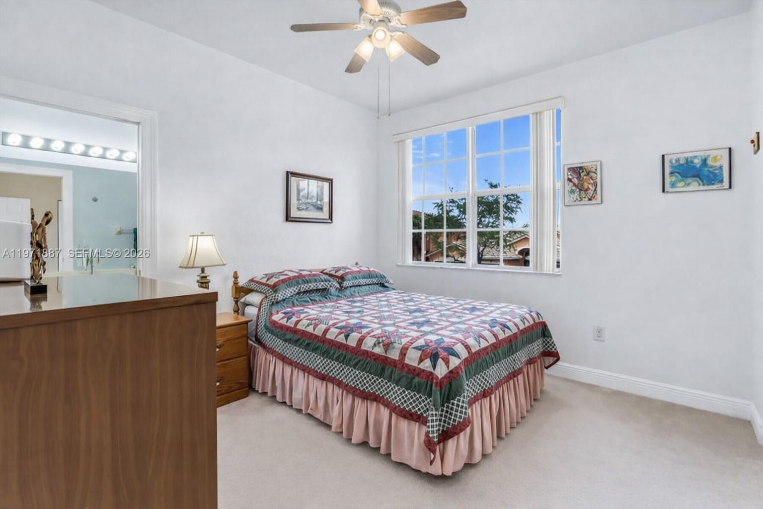 SUNSET LAKES - Residential