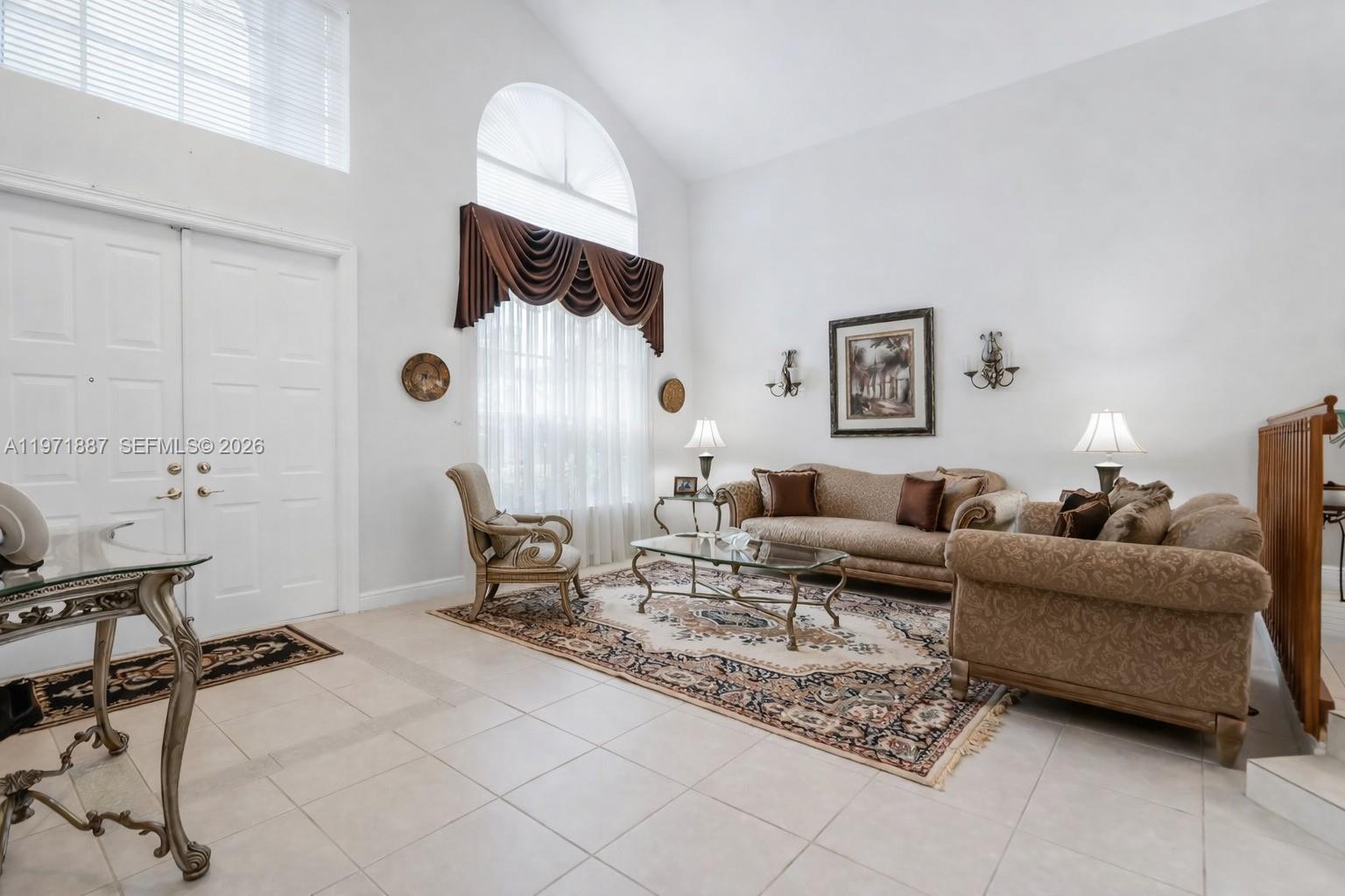 SUNSET LAKES - Residential