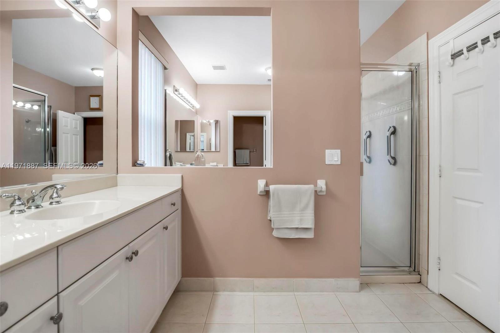 SUNSET LAKES - Residential