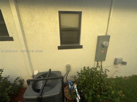 141 W 16TH ST — listing photo 17