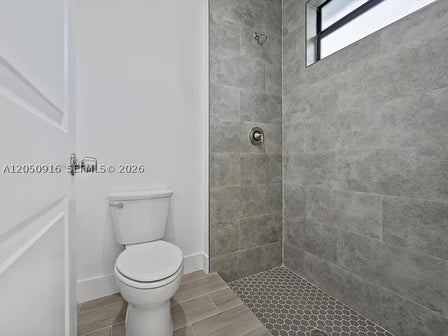 141 W 16TH ST — listing photo 8