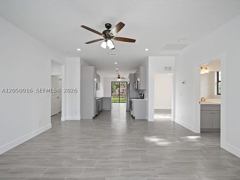 141 W 16th St
