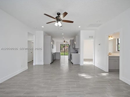 141 W 16TH ST — listing photo 2