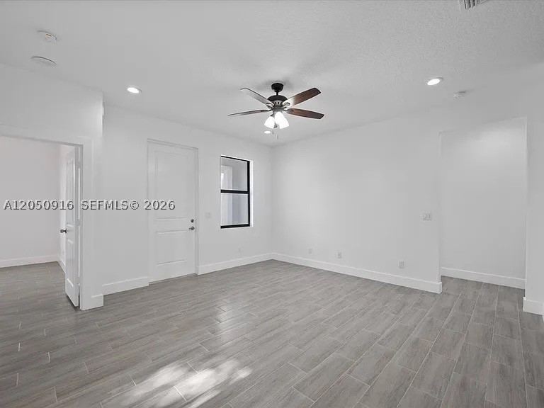 141 W 16th St