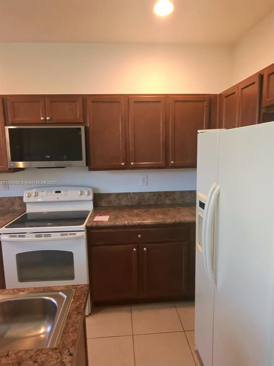 INTERLAKEN - Residential Lease