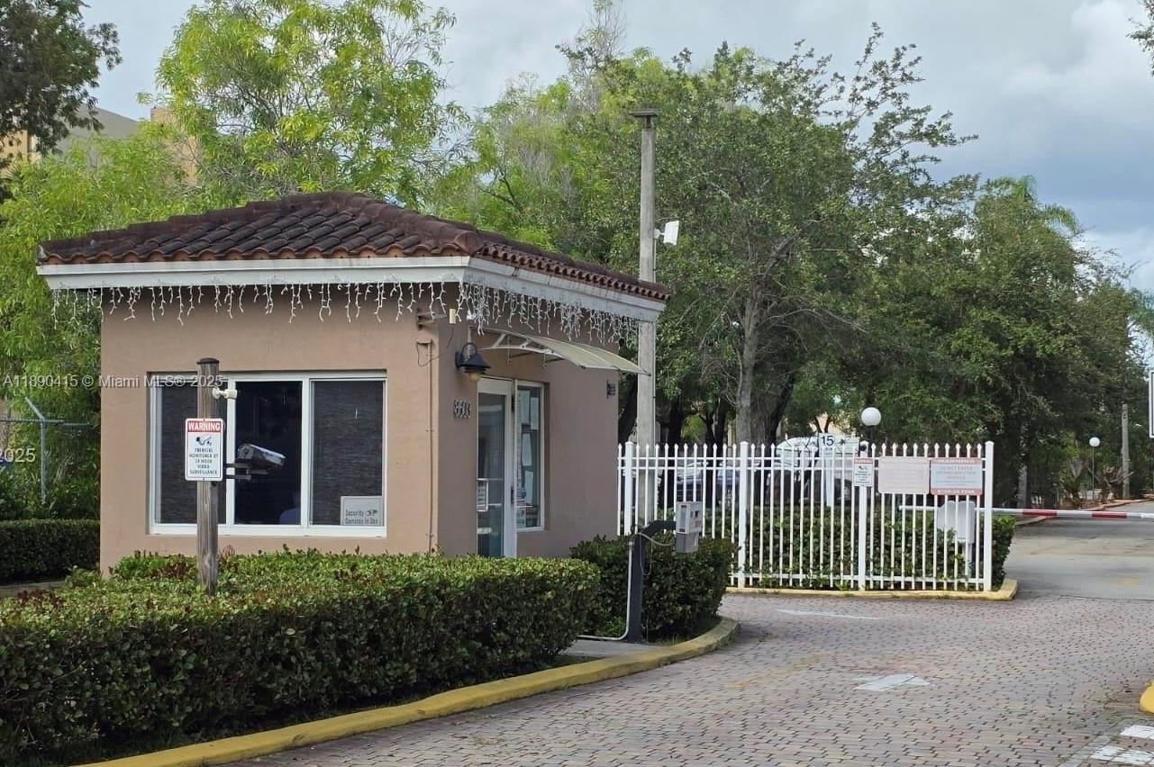 SUMMIT CHASE CONDO - Residential Lease