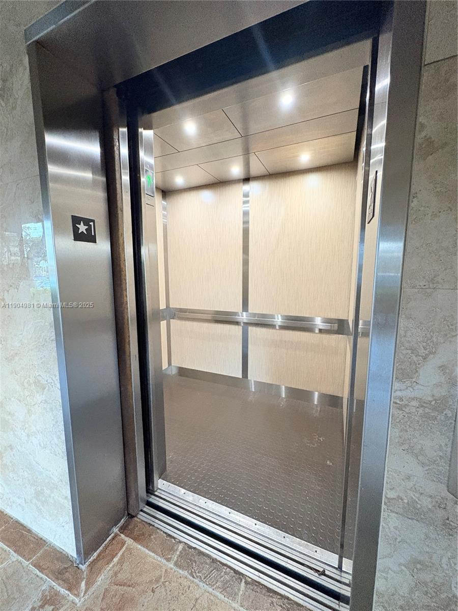 CAMBRIDGE AT CENTURY VILL - Residential