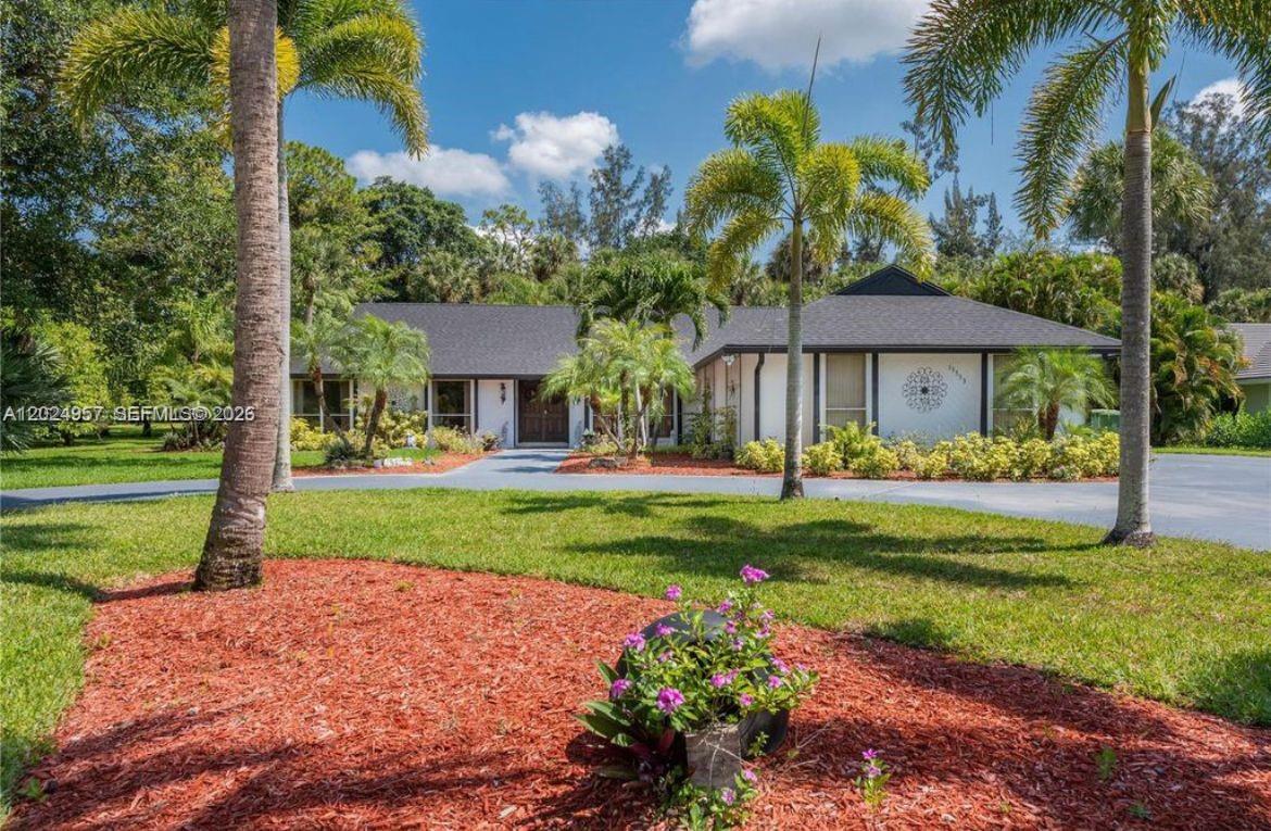 13353 Doubletree Cir
