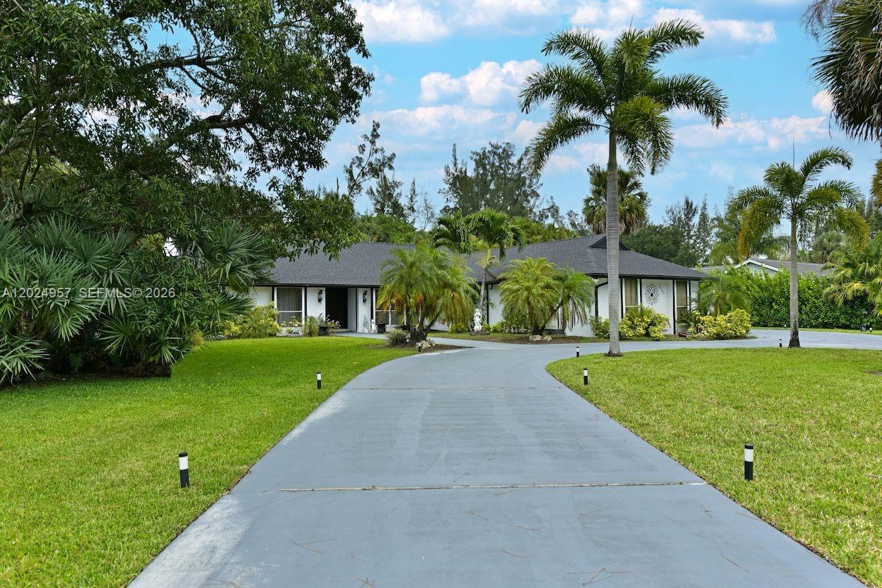 PINEWOOD OF WELLINGTON - Residential