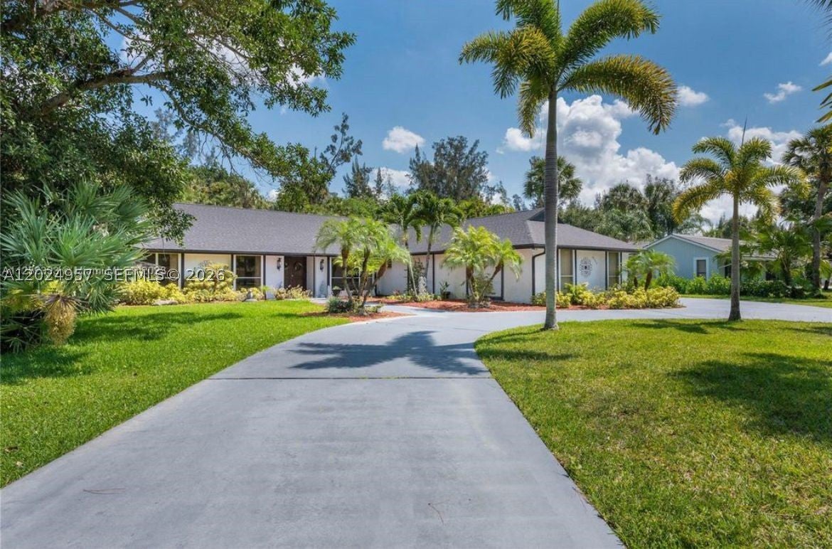 13353 Doubletree Cir, Wellington FL 33414