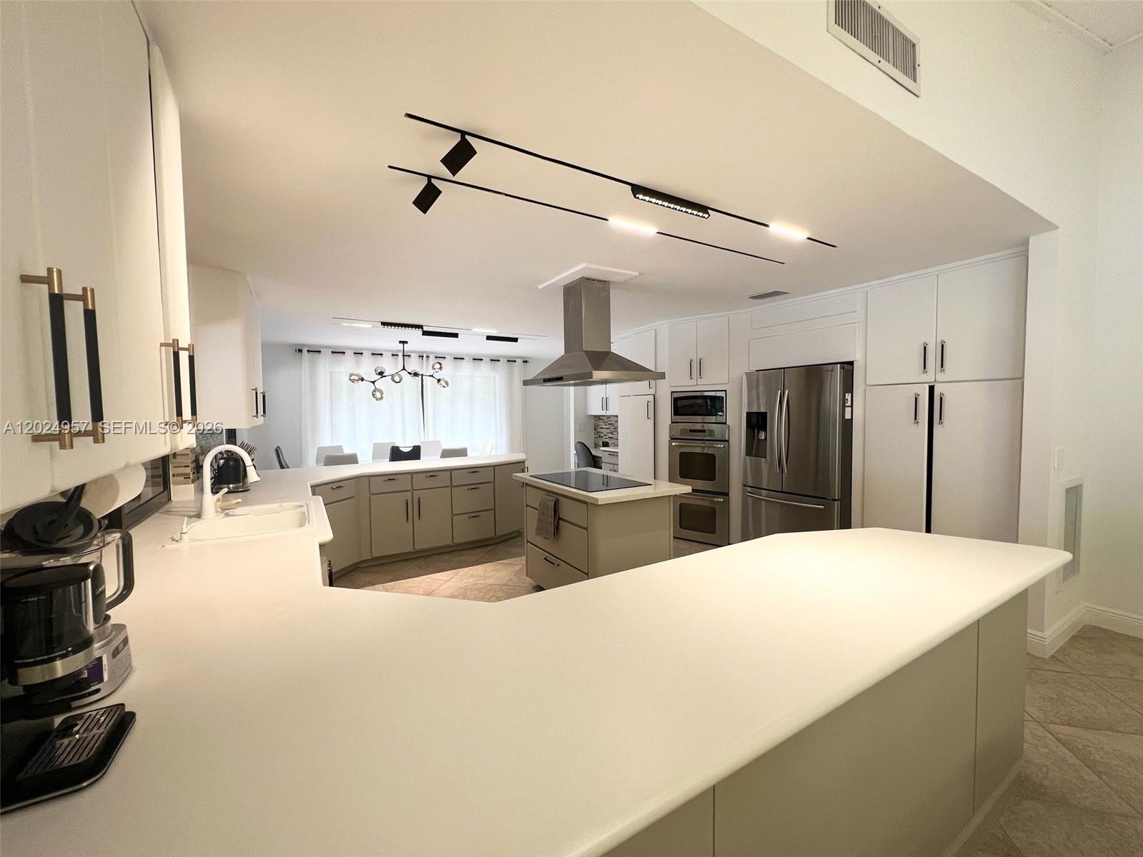 PINEWOOD OF WELLINGTON - Residential