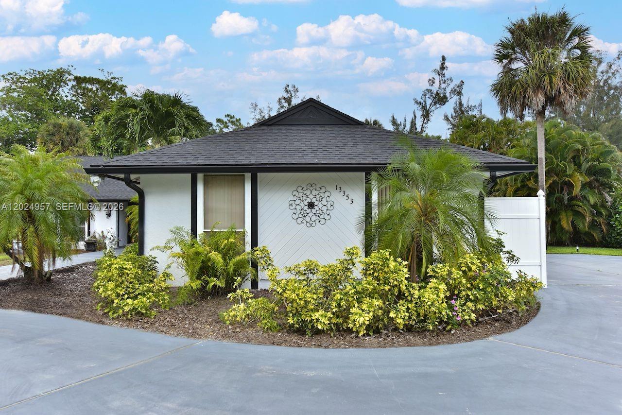 PINEWOOD OF WELLINGTON - Residential