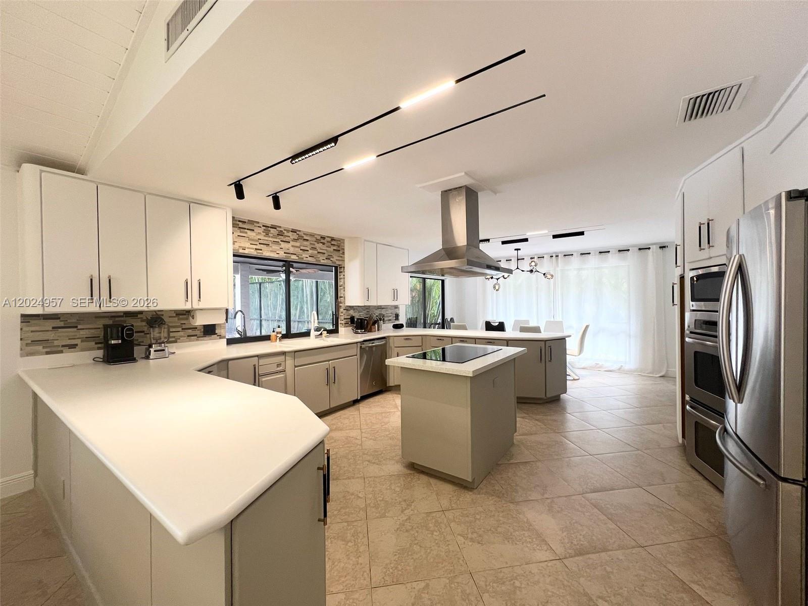 PINEWOOD OF WELLINGTON - Residential