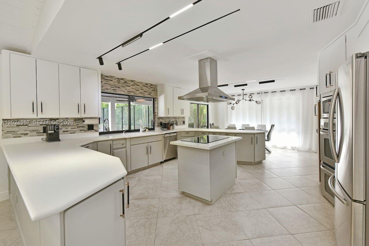 PINEWOOD OF WELLINGTON - Residential