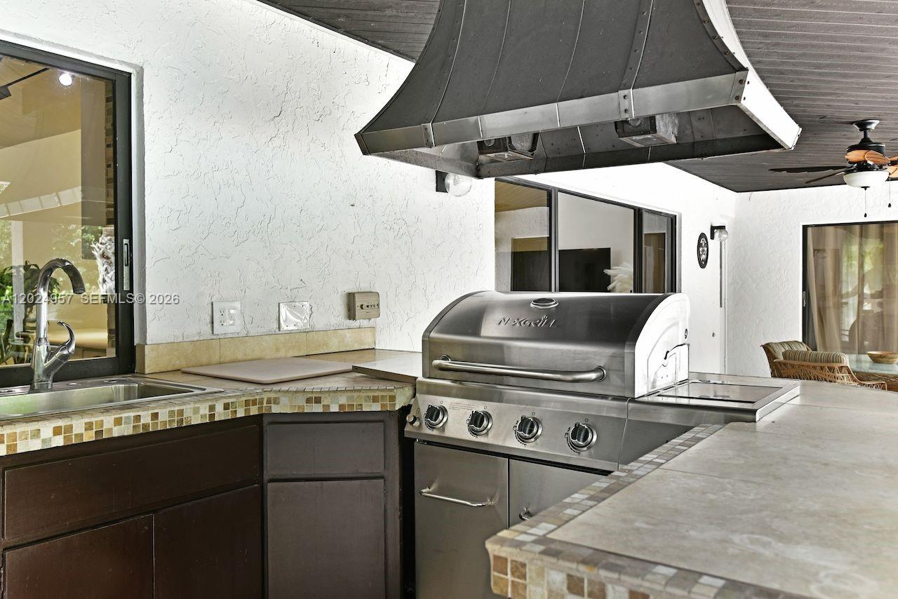 PINEWOOD OF WELLINGTON - Residential