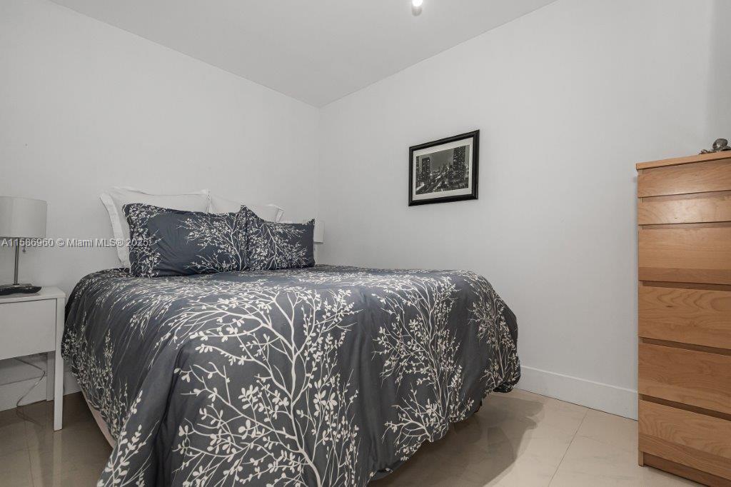 RONEY PALACE CONDO - Residential Lease