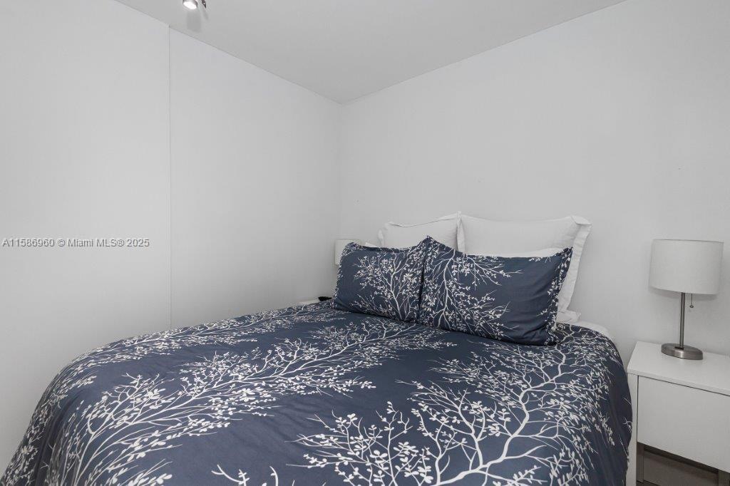 RONEY PALACE CONDO - Residential Lease