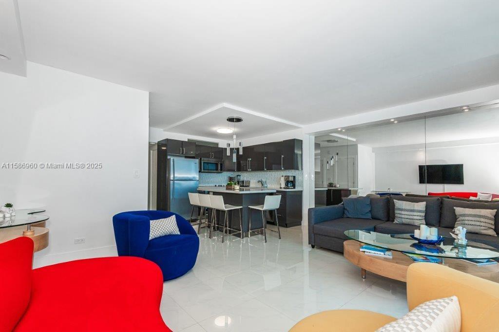 RONEY PALACE CONDO - Residential Lease