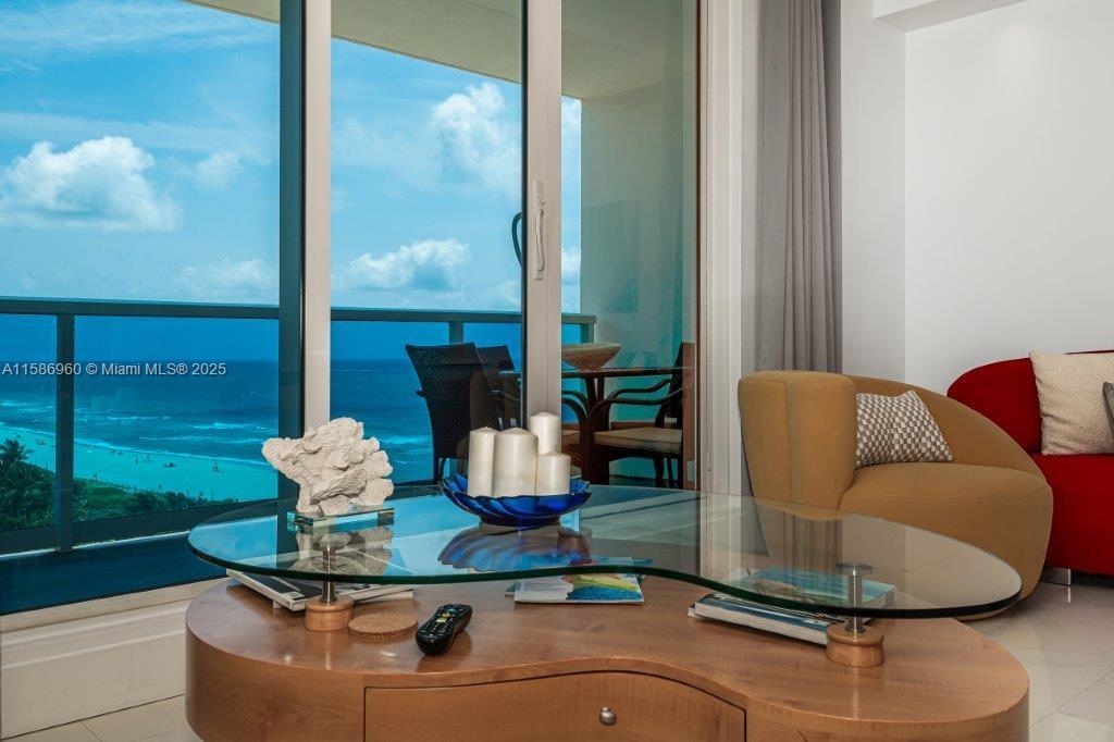 RONEY PALACE CONDO - Residential Lease