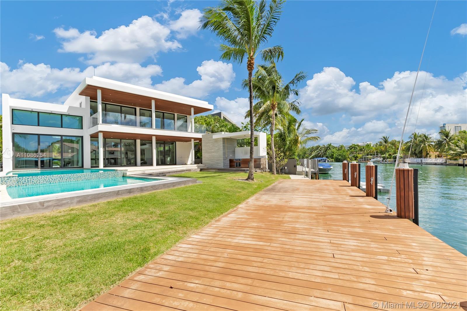 SURPRISE POINT - Residential