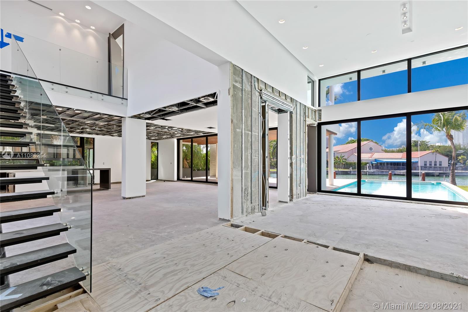 SURPRISE POINT - Residential