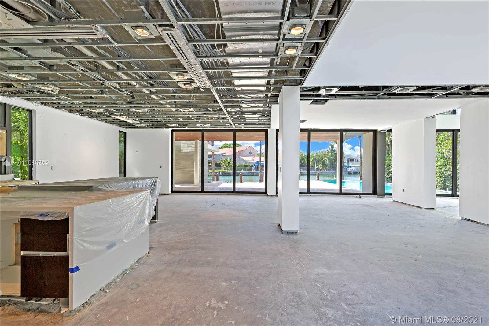 SURPRISE POINT - Residential