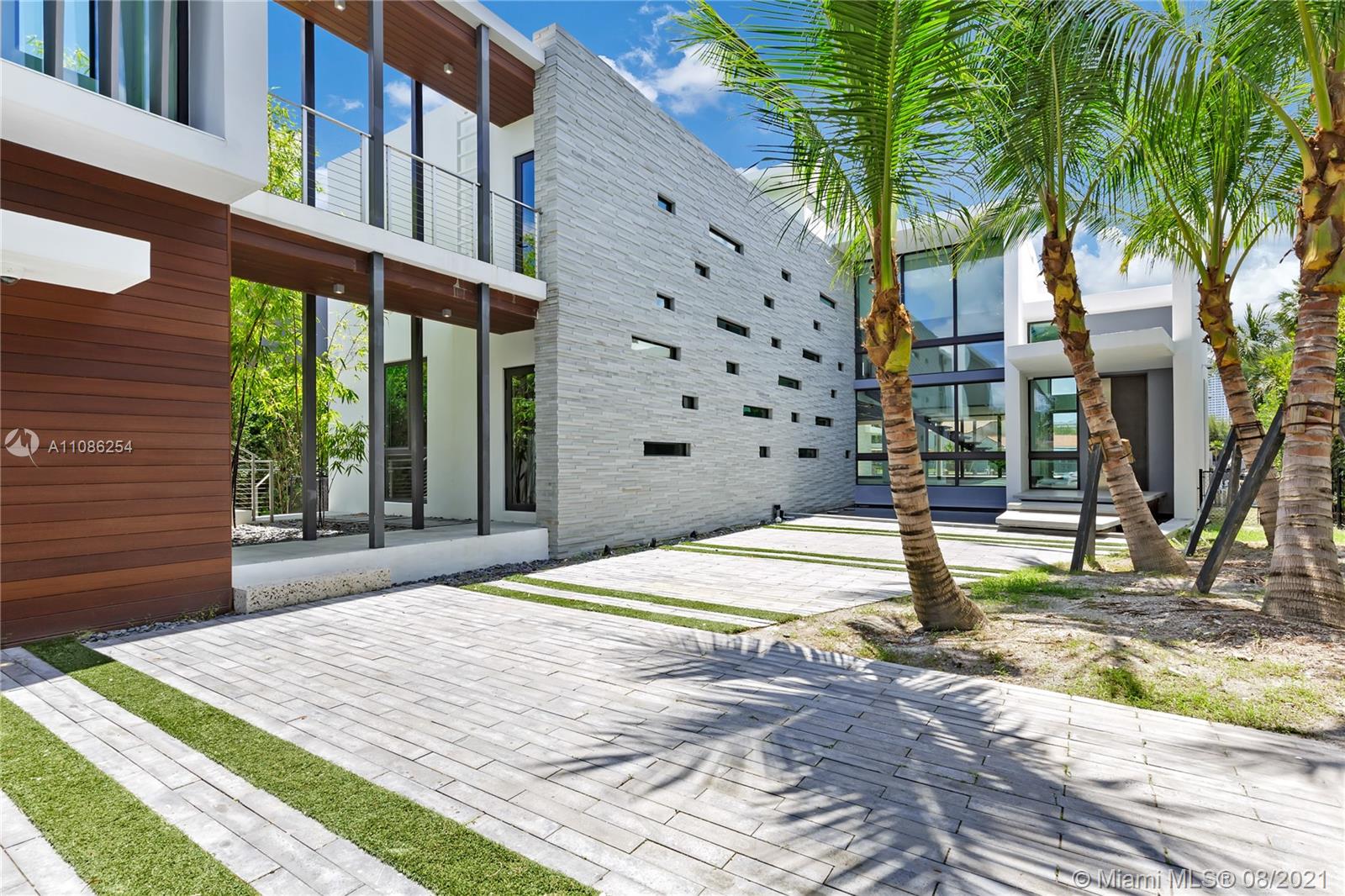 SURPRISE POINT - Residential