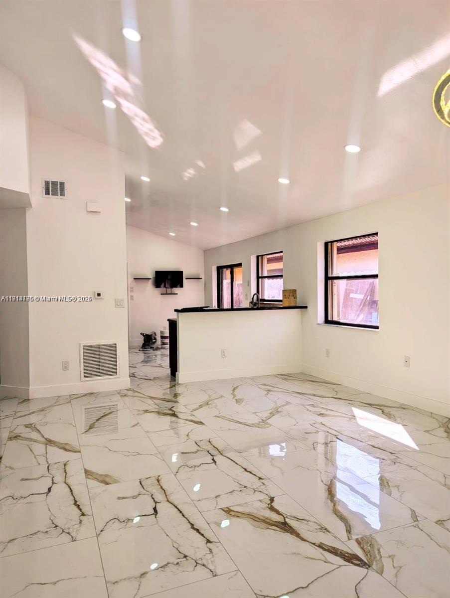 PEMBROKE LAKES SOUTH - Residential Lease