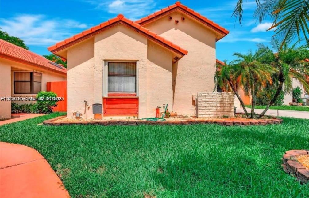 PEMBROKE LAKES SOUTH - Residential Lease