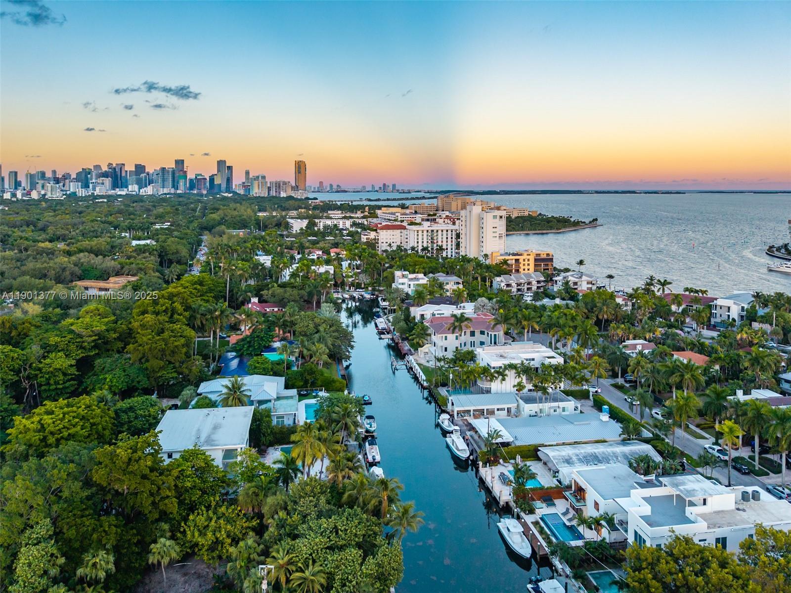1815 Fairhaven Pl, Miami, FL, 33133/$7,500,000 4 1815 Fairhaven Pl