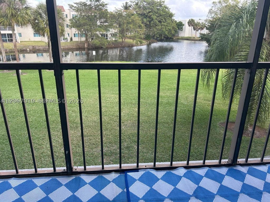 Photo of 230 Lakeview Dr #209, Weston, FL 33326 (MLS # A12067010)