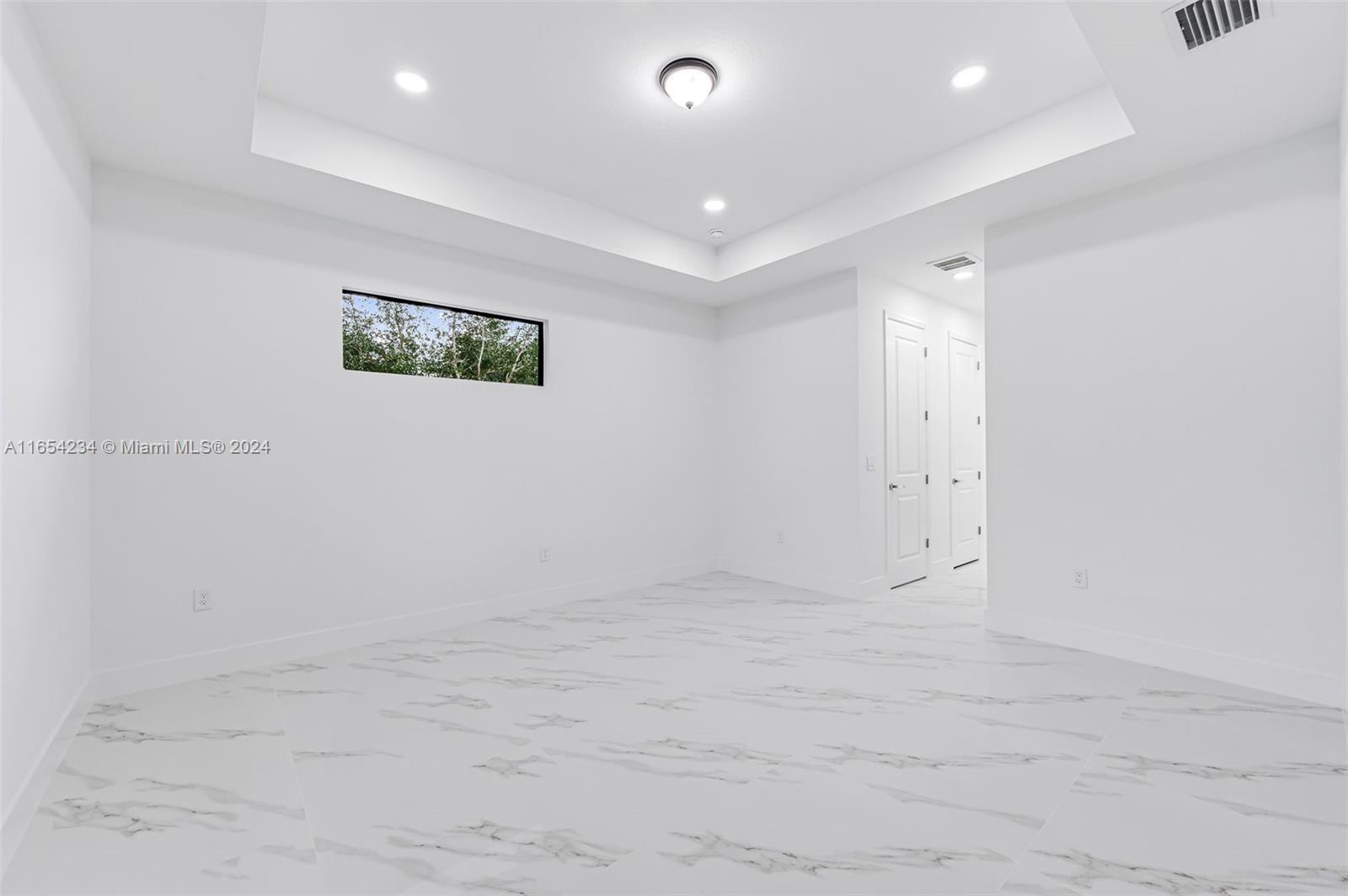 Photo 9 of 28 of 872 Spaulding St E house