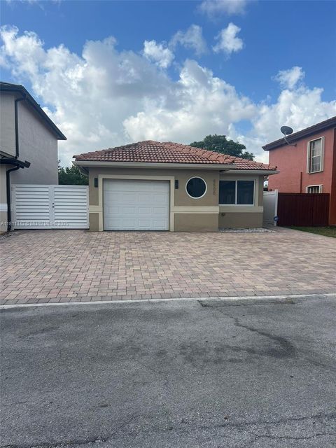 8500 NW 196th Ter 8500 Hialeah FL 33015
