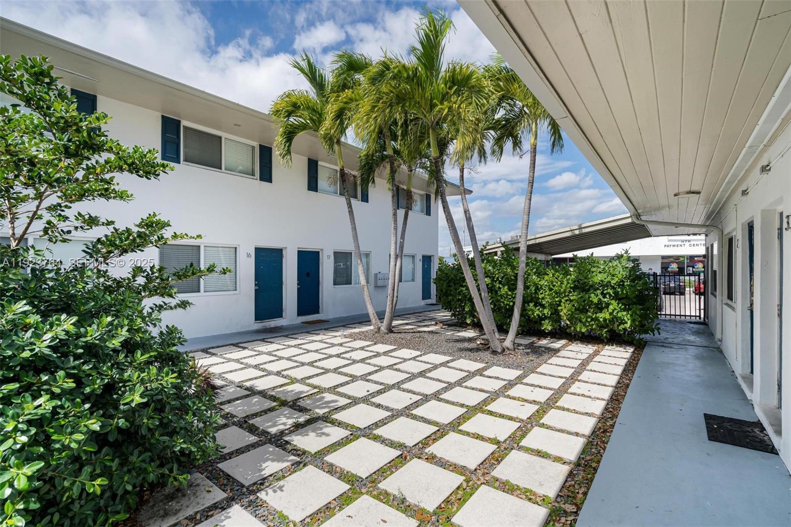 IRONS MANOR 1ST ADDN - Residential Lease