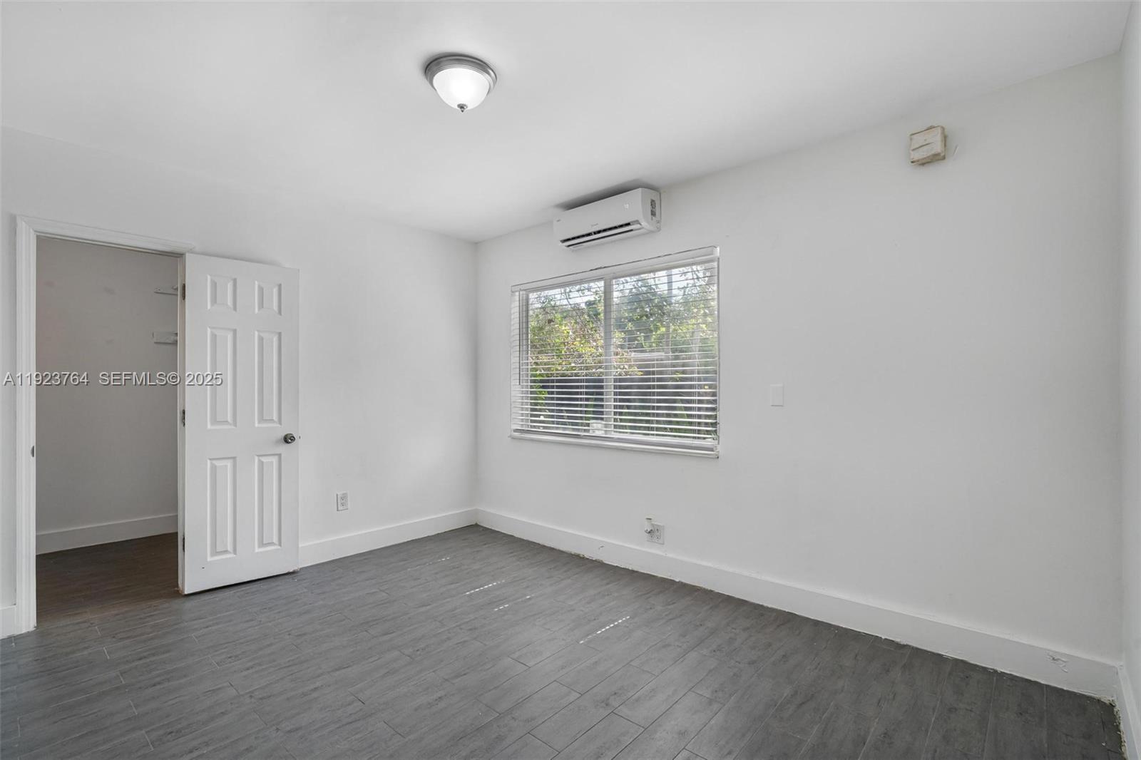 IRONS MANOR 1ST ADDN - Residential Lease