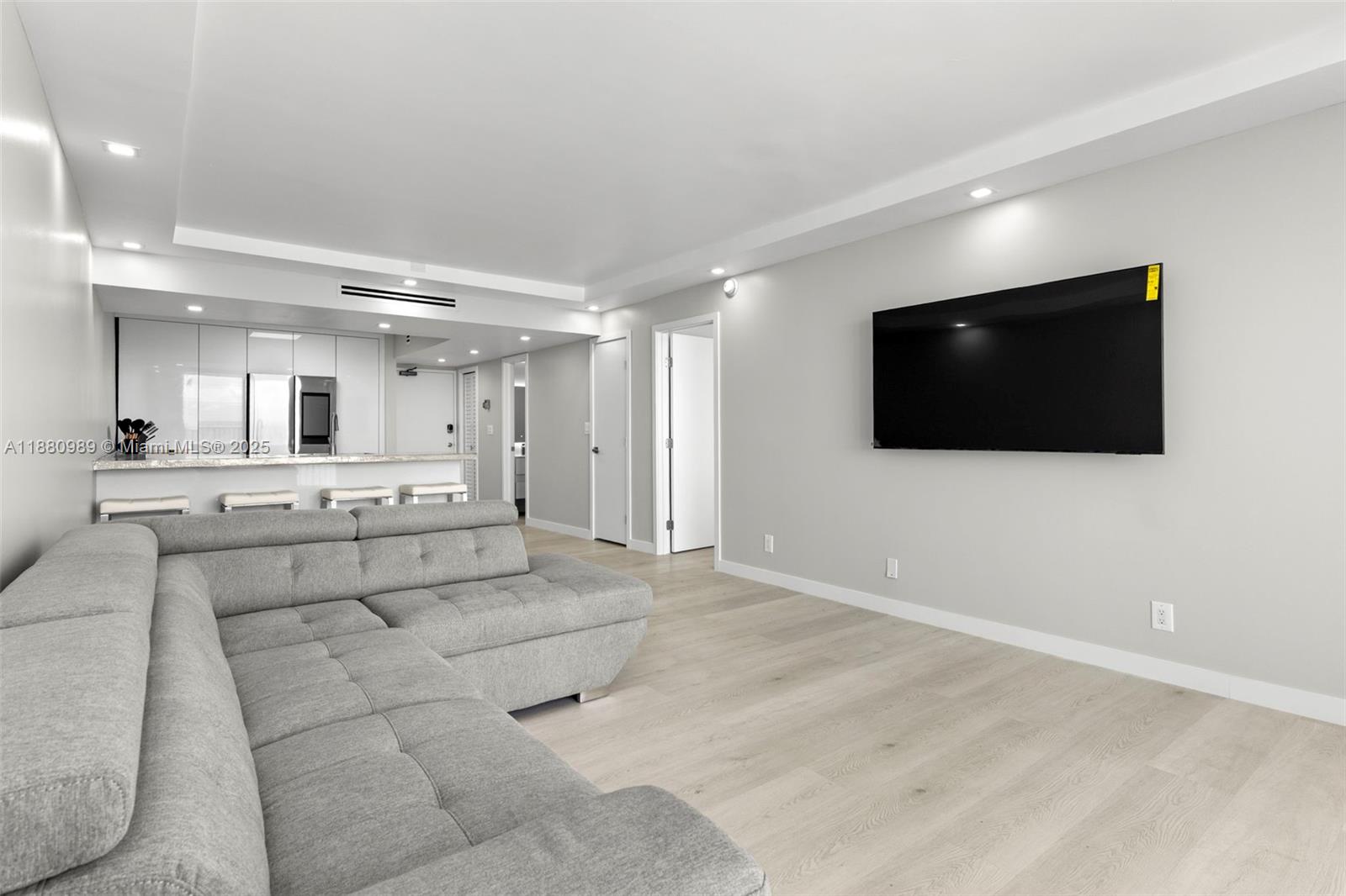 EDGEWATER BEACH TOWERS CO - Residential