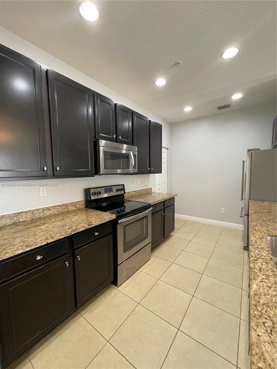 COBBLESTONE II - Residential Lease