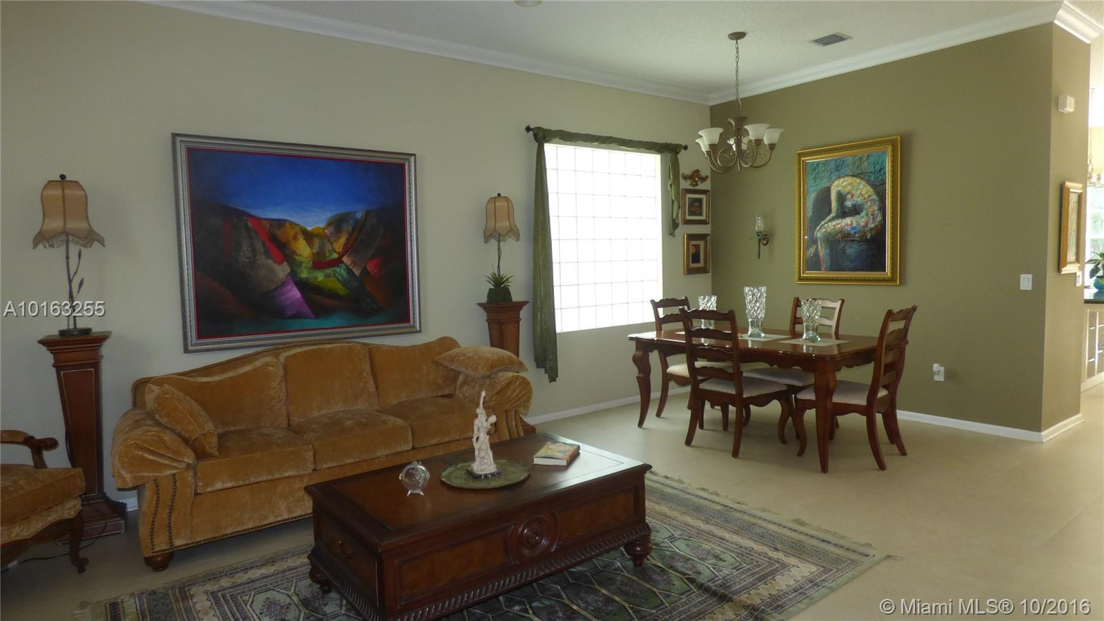 Towngate 156-11 B - Residential Lease