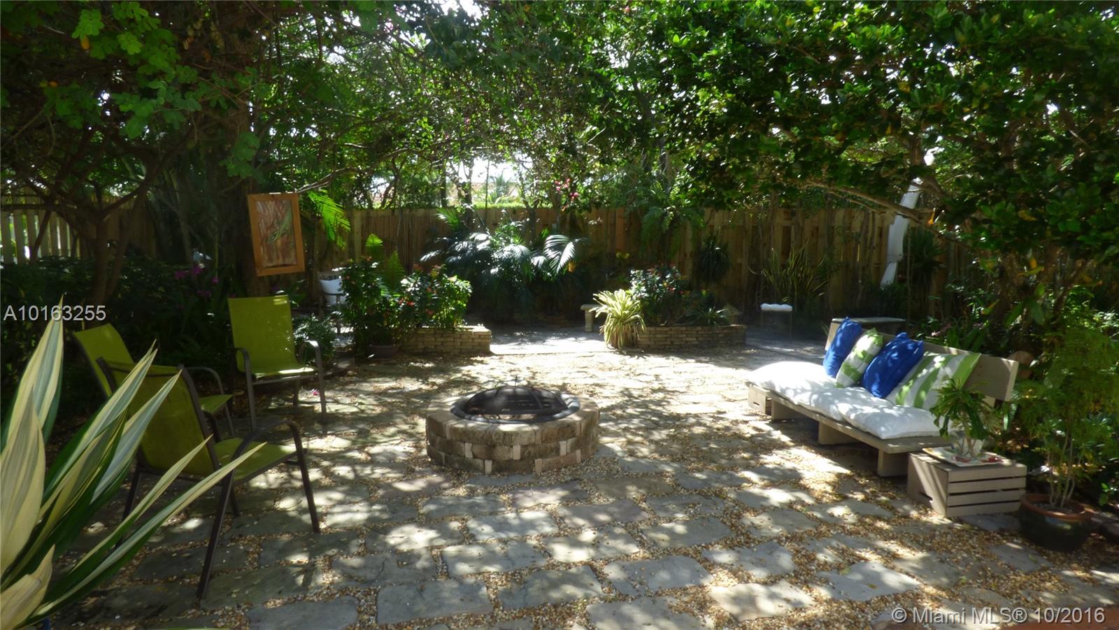 Towngate 156-11 B - Residential Lease