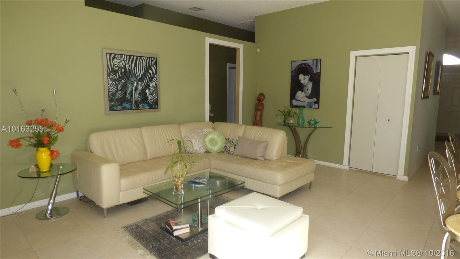 Towngate 156-11 B - Residential Lease