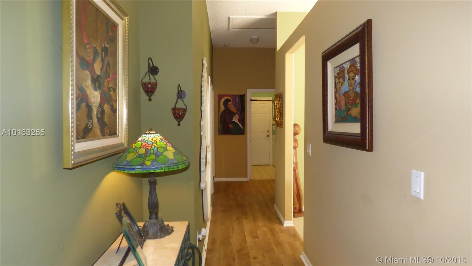 Towngate 156-11 B - Residential Lease