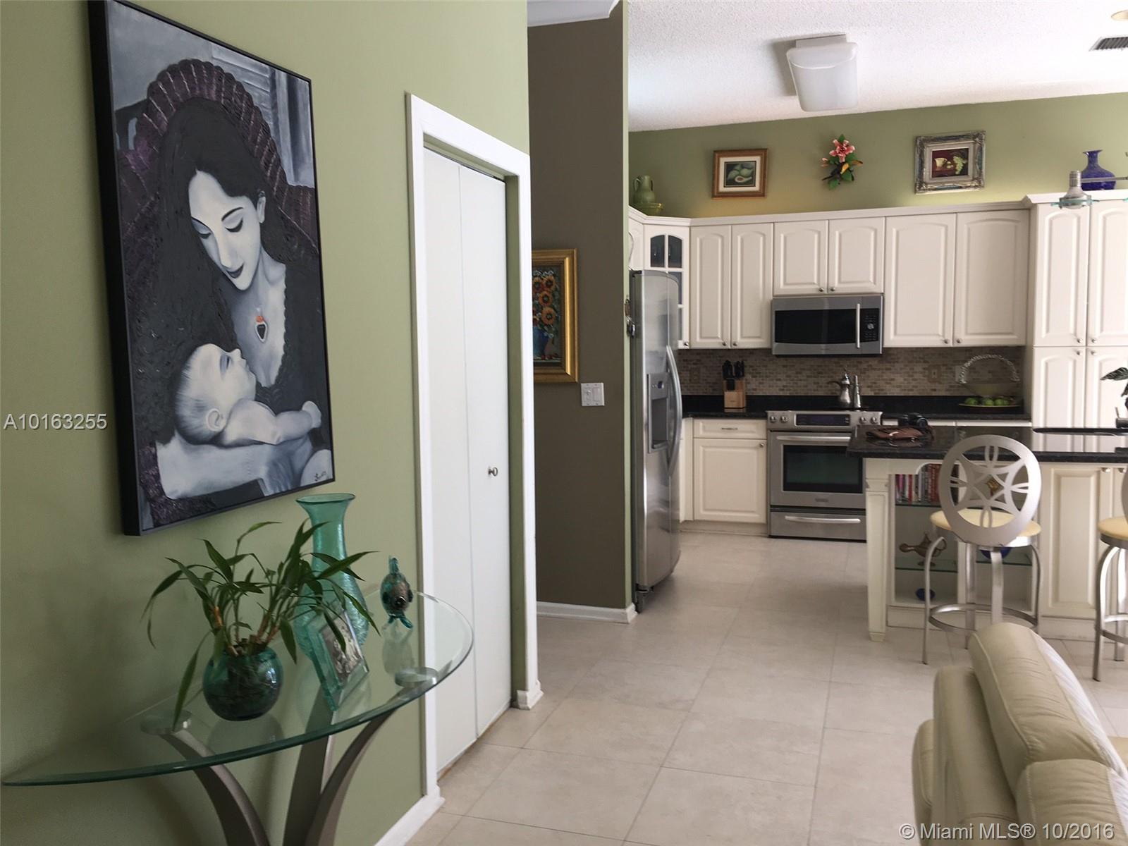 Towngate 156-11 B - Residential Lease